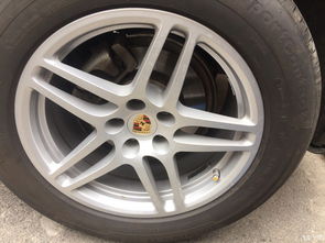 原廠保時捷Macan輪轂蓋彩標轉讓，四個一套，車友福利